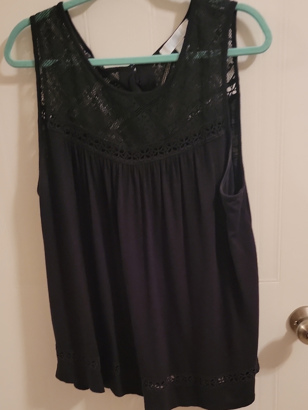 Sleeveless Lace Yoke Tank Top - Black